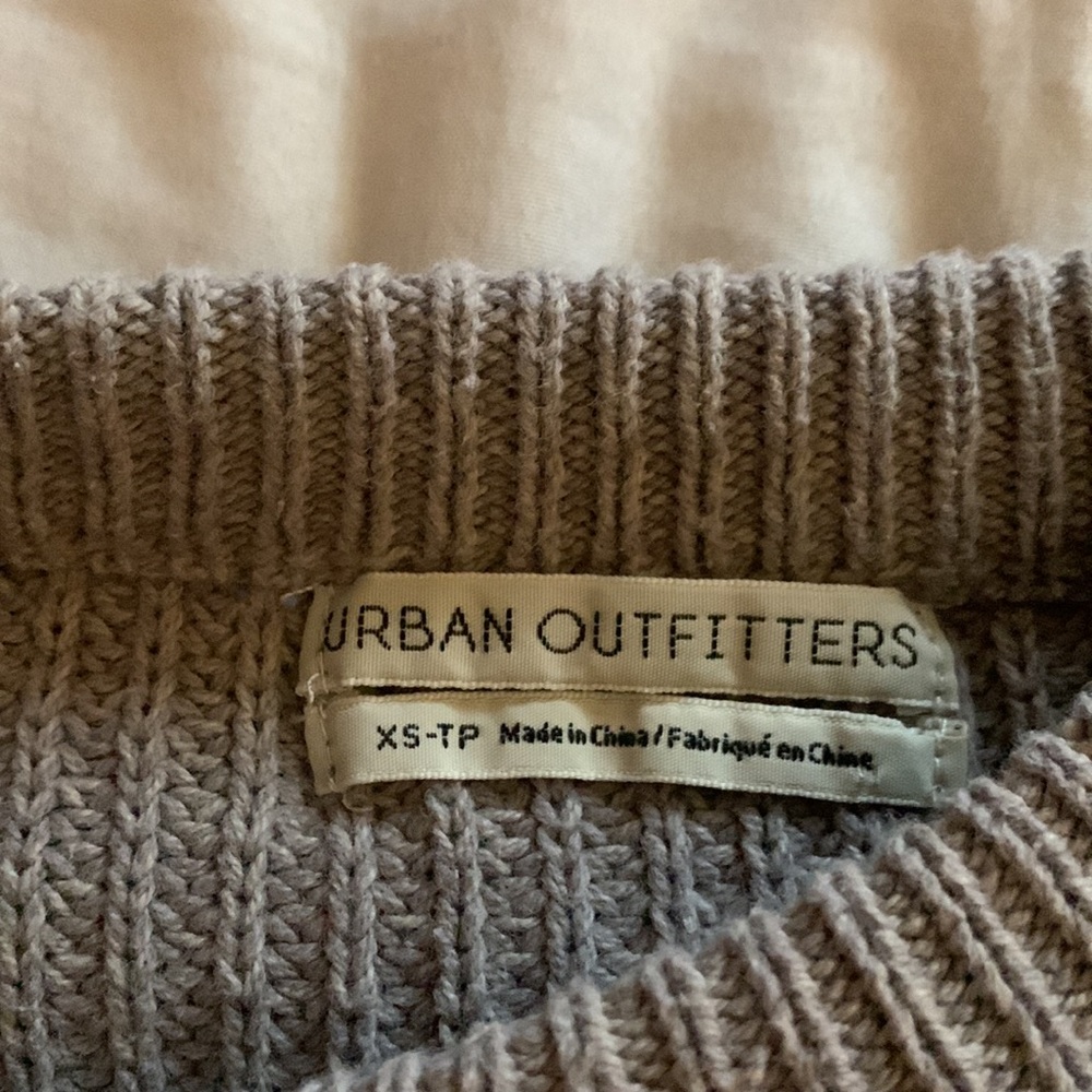 grey urban outfitters cropped sweater - Picture 4 of 4